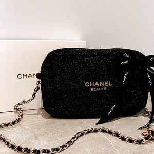 Authentic Chanel Crossbody Beauté Bag (Chanel Cosmetics)